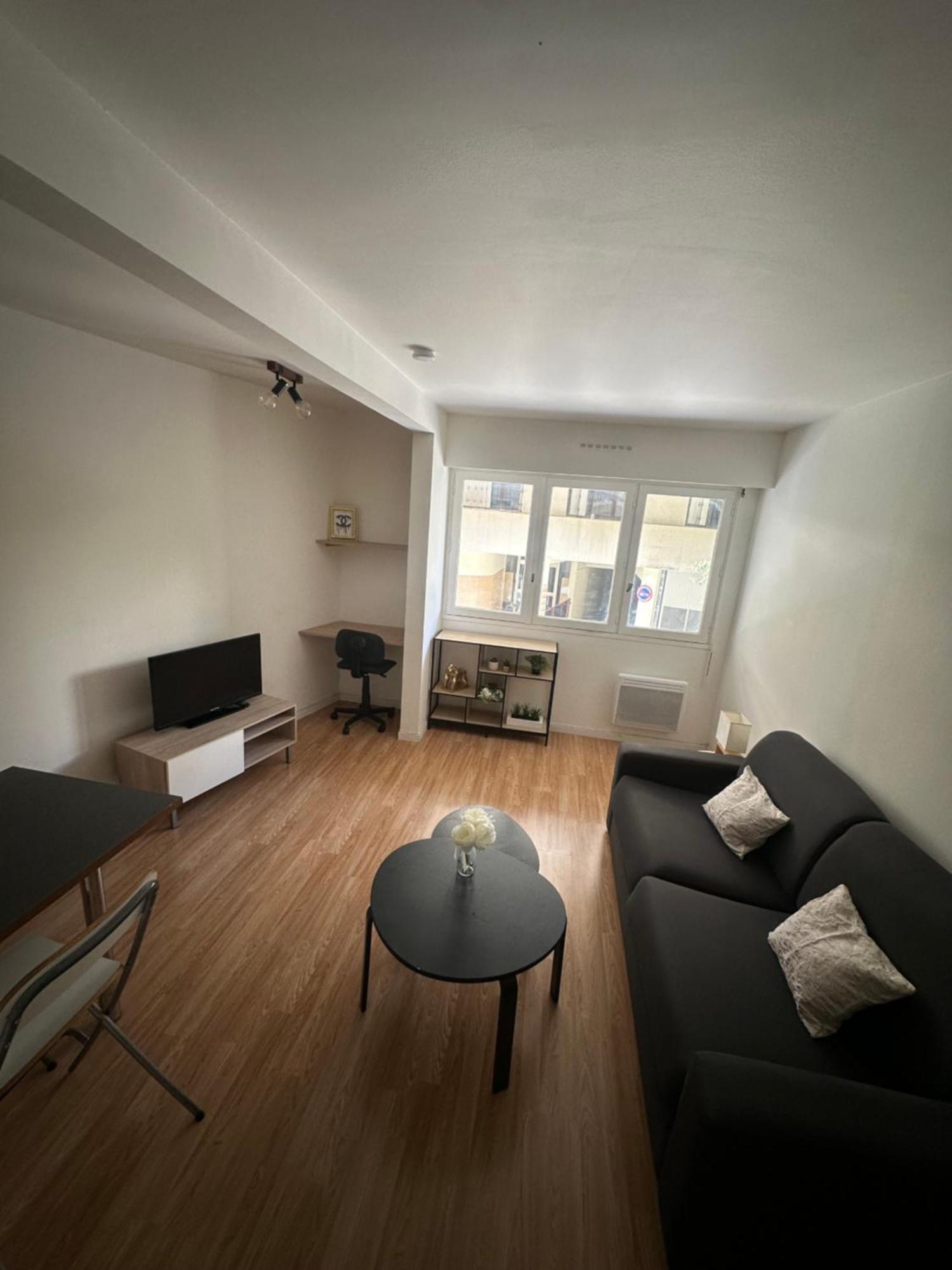 Magnifique Studio Lumineux Et Confortable Au Coeur Du Centre-Ville De Toulon Extérieur photo